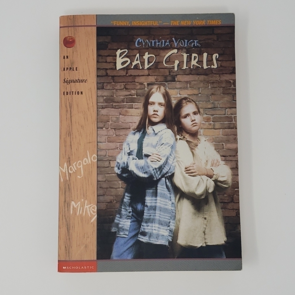 Paperback Bad Girls by Cynthia Voigt paperback